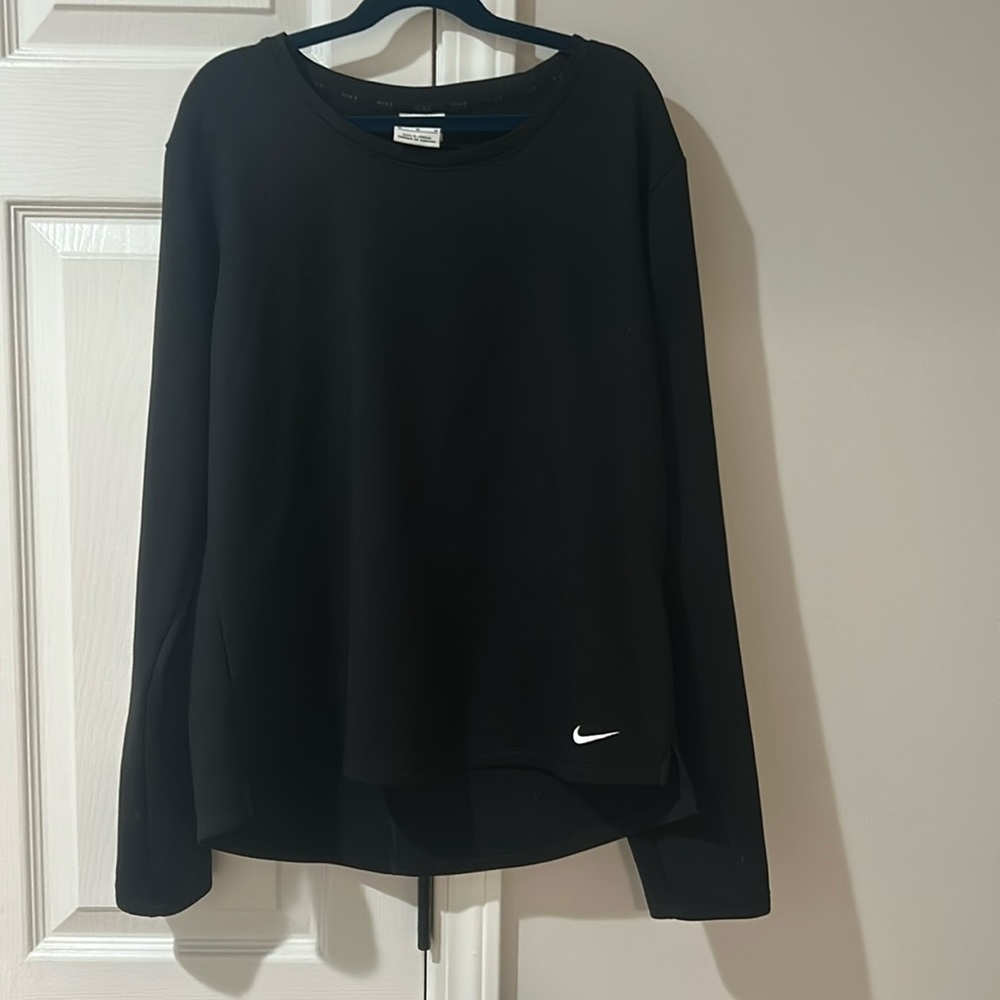 Nike women’s therma fit